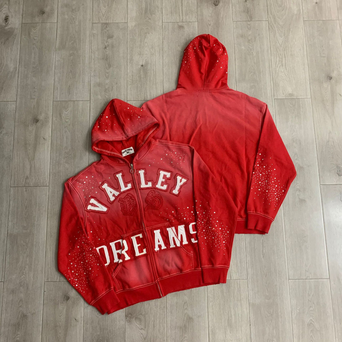 Vale Lives 2026 Fall/Winter Full-Zip Hoodie Collection