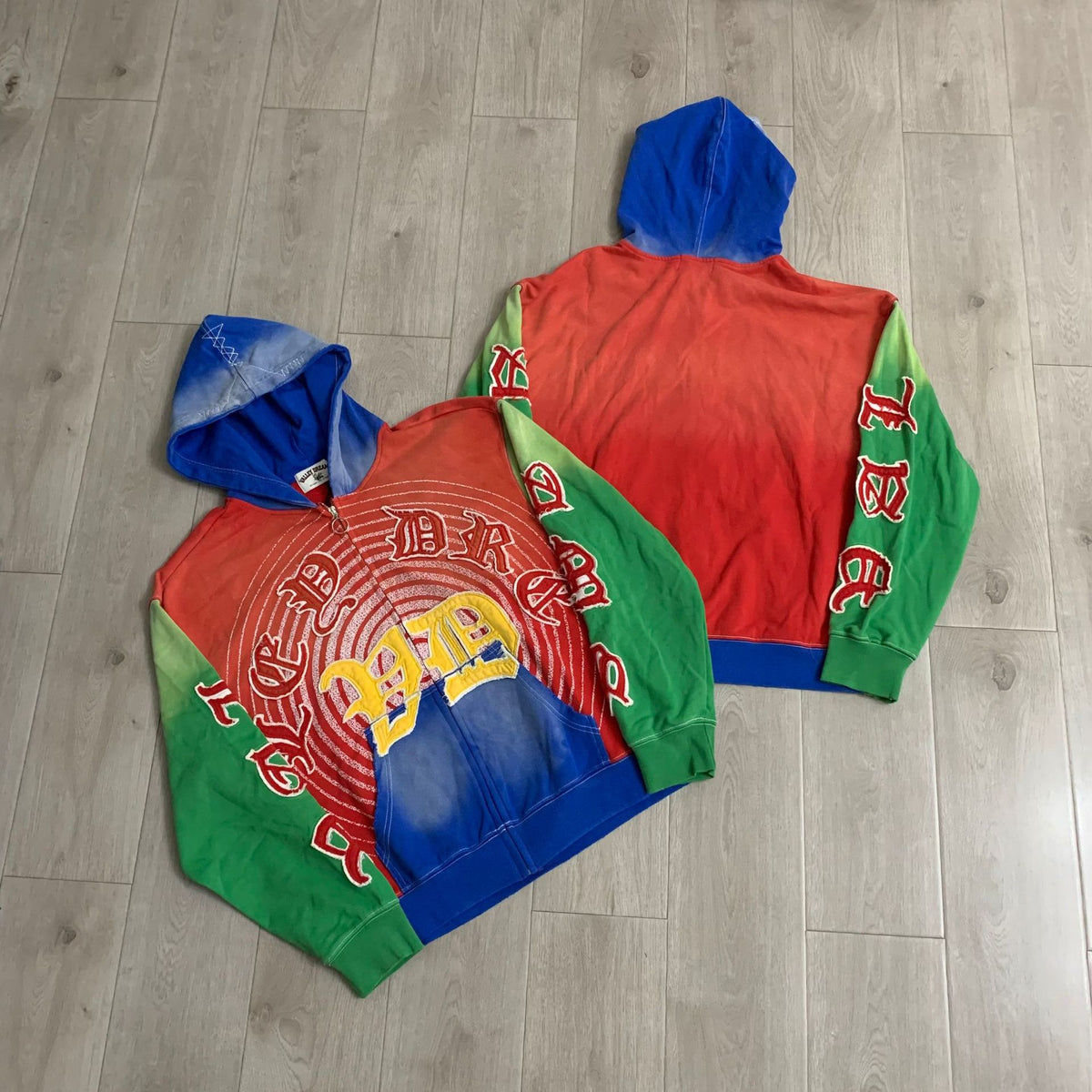 Vale Lives 2026 Fall/Winter Full-Zip Hoodie Collection
