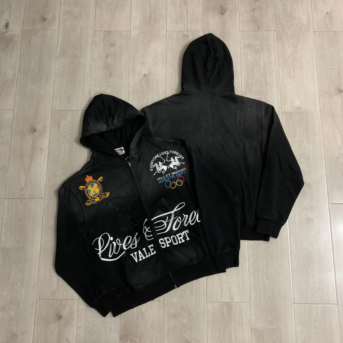 Vale Lives 2026 Fall/Winter Full-Zip Hoodie Collection