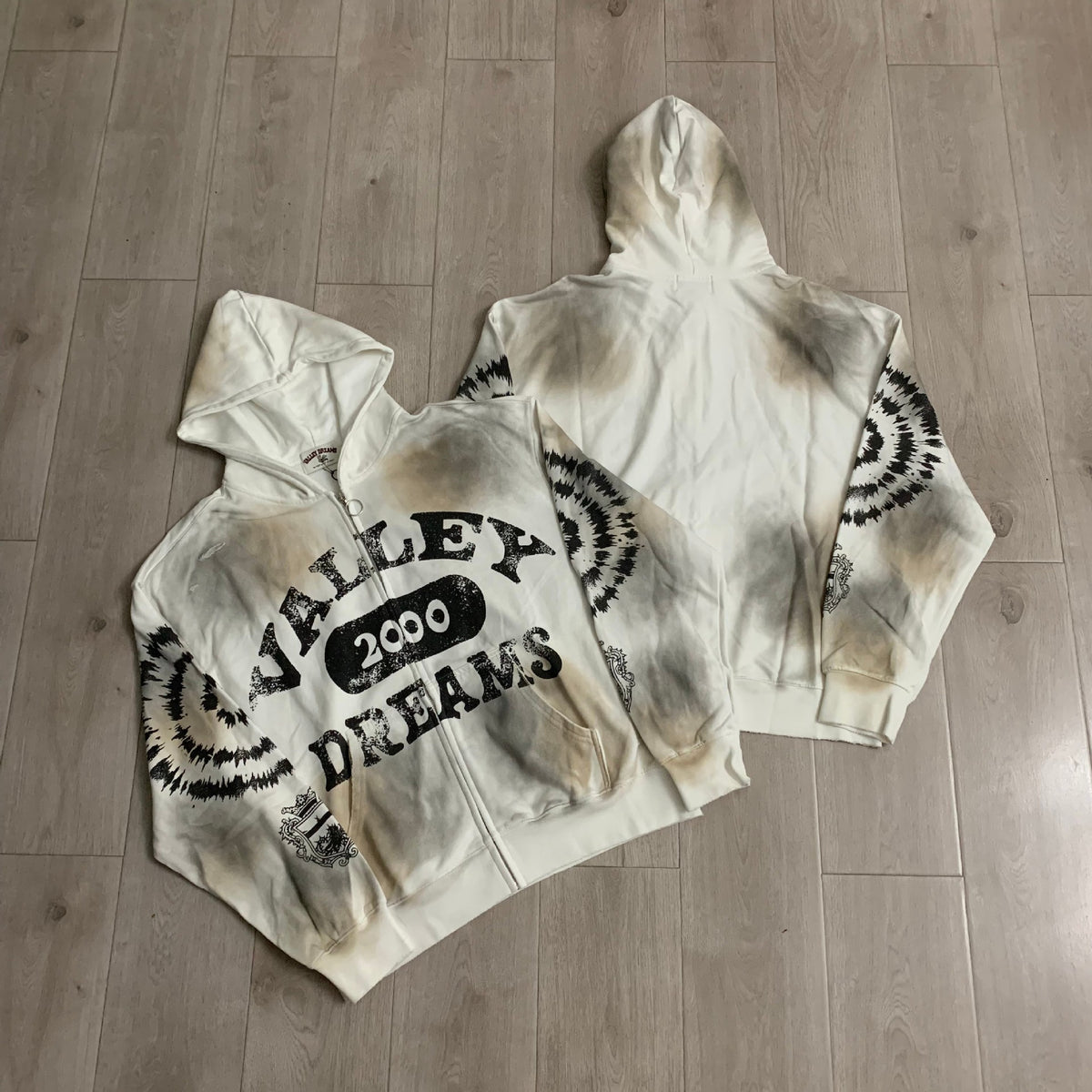 Vale Lives 2026 Fall/Winter Full-Zip Hoodie Collection